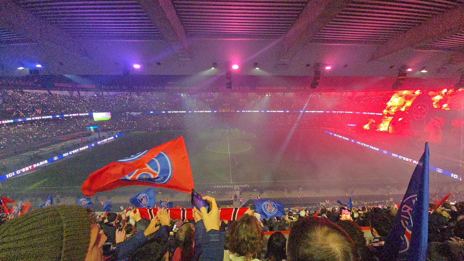 NOUVEAU MAILLOT PARIS 26/27