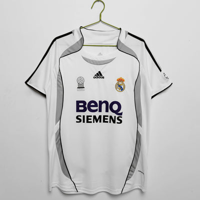 Maillot Rétro Real Madrid Domicile 2006/2007 vu de face