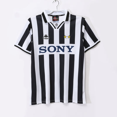 Maillot Rétro Juventus Domicile 1995/1996 vu de face