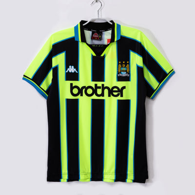 Maillot Rétro Manchester City Extérieur 1998/1999 vu de face