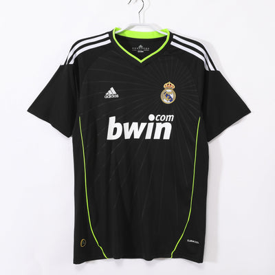 Maillot Rétro Real Madrid Extérieur 2010/2011 vu de face