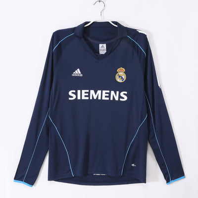 Maillot Rétro Real Madrid Extérieur 2005/2006 vu de face