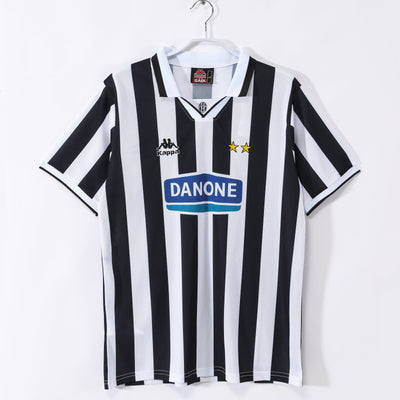 Maillot Rétro Juventus Domicile 1994/1995 vu de face