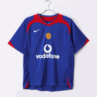 Maillot Rétro Manchester United Extérieur 2005/2006 vu de face