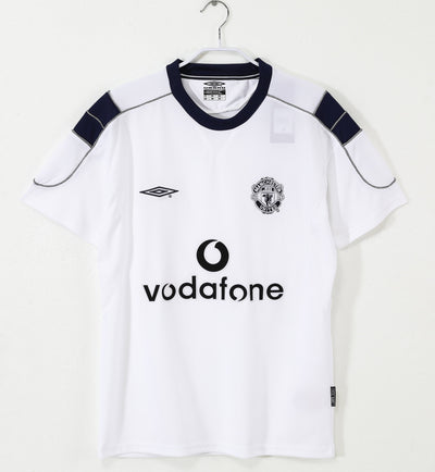 Maillot Rétro Manchester United Extérieur 2000/2001 vu de face