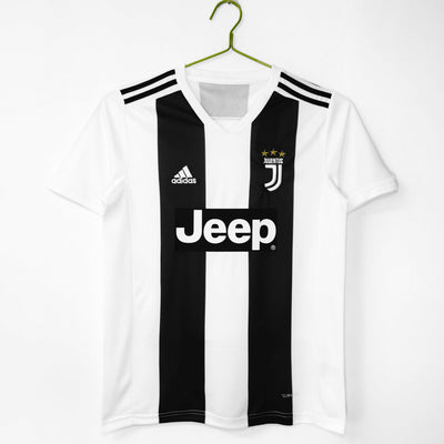 Maillot Rétro Juventus Domicile 2018/2019 vu de face